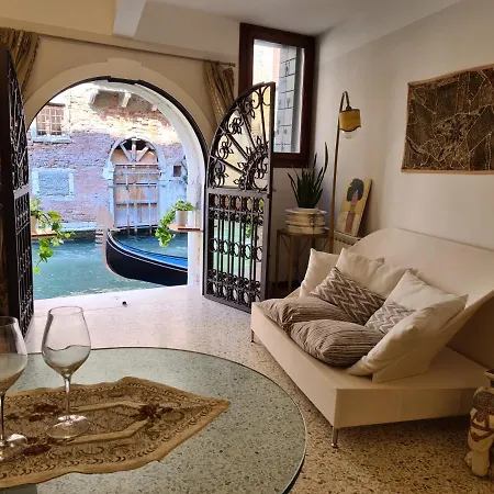 Frari Luxury Feriehus Venedig